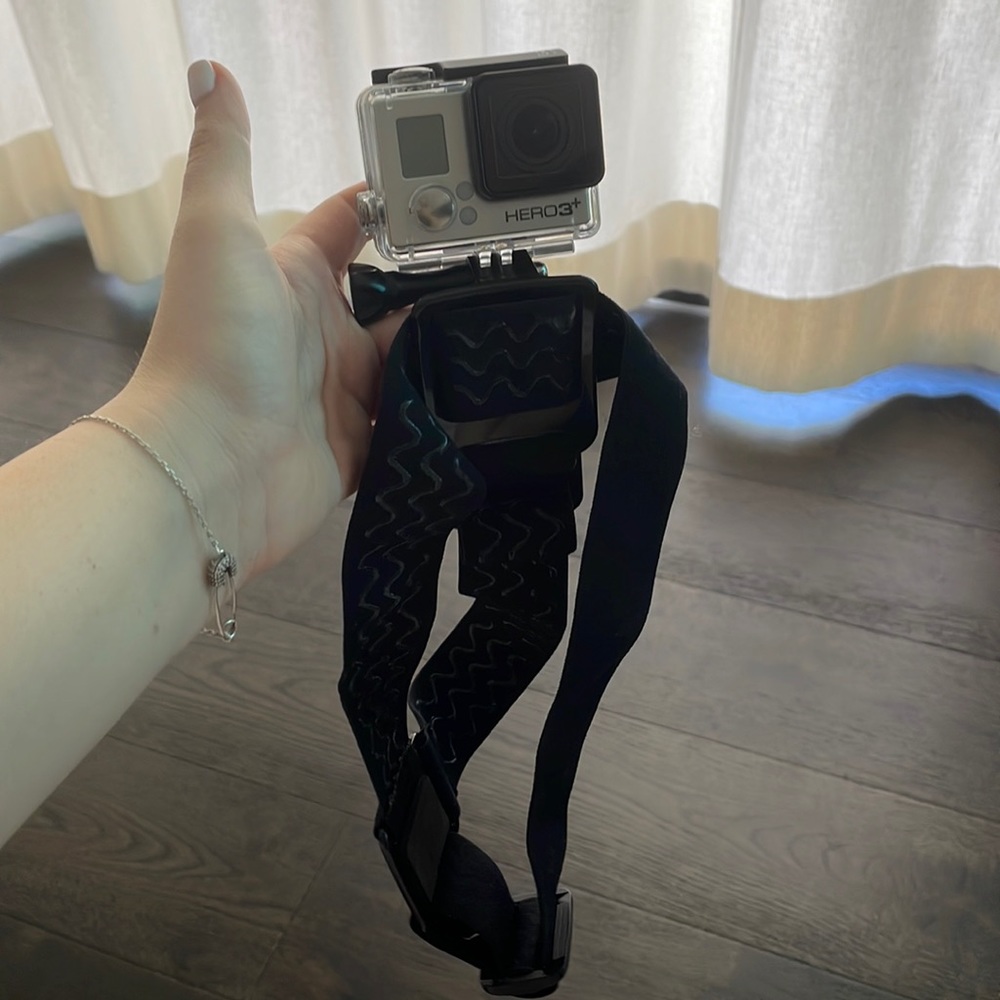 GO PRO HERO 3 w/ head strap and case (USED A FEW TIMES)